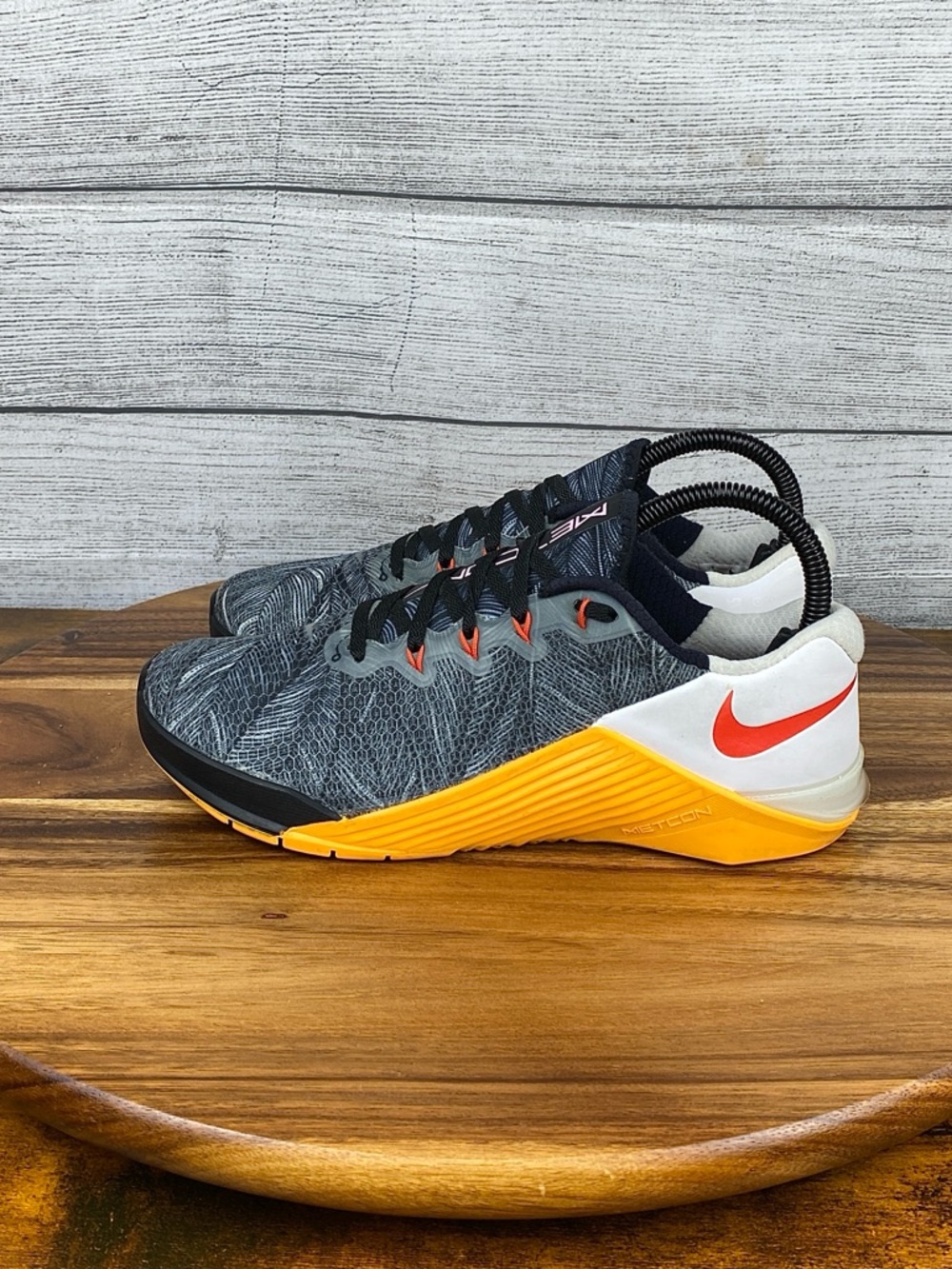 Nike Metcon 5 Black Laser Orange CrossFit Training Shoe AO2982-081 Women’s 7.5